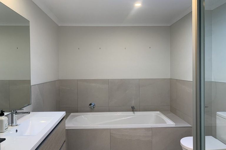 Photo of property in 3/2 Rangitamiro Place, Hobsonville, Auckland, 0616