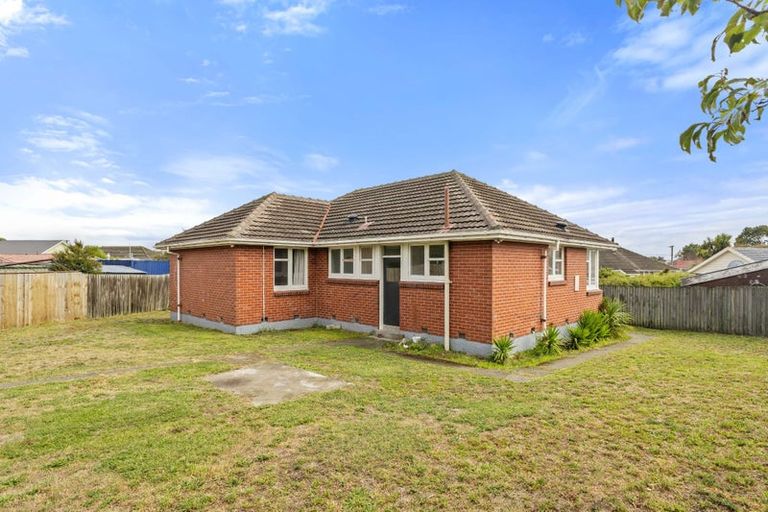 Photo of property in 12 Mattingley Street, Aranui, Christchurch, 8061