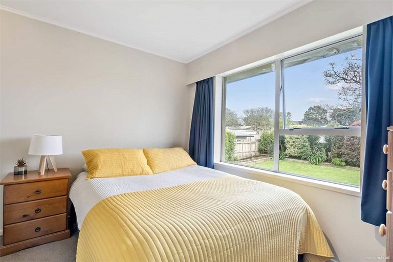 Photo of property in 9 Quibray Place, Botany Downs, Auckland, 2010