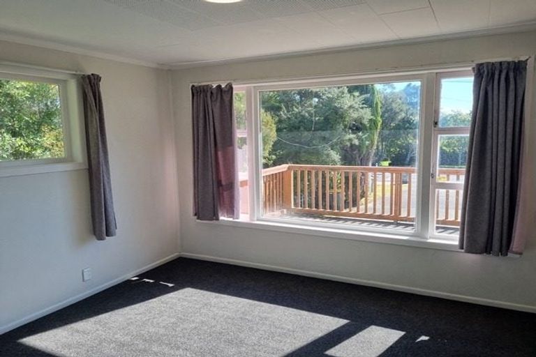 Photo of property in 506 Swanson Road, Ranui, Auckland, 0612