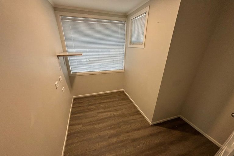 Photo of property in 28 Evans Road, Weymouth, Auckland, 2103