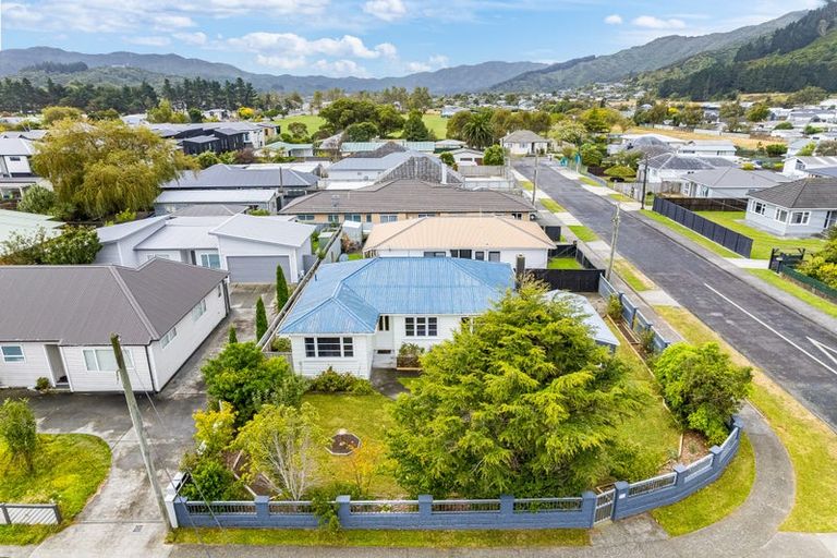 Photo of property in 9 Best Street, Wainuiomata, Lower Hutt, 5014