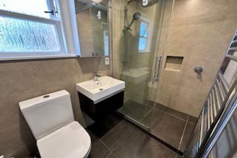 Photo of property in 118 Waterloo Road, Hutt Central, Lower Hutt, 5010