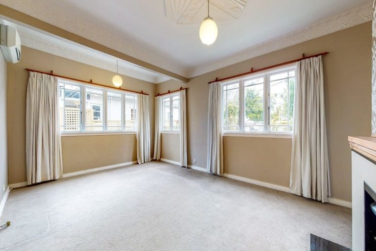 Photo of property in 87 Kings Crescent, Hutt Central, Lower Hutt, 5010