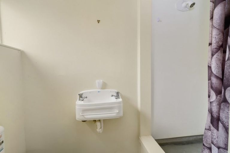 Photo of property in 27 Rewarewa Street, Owhata, Rotorua, 3010