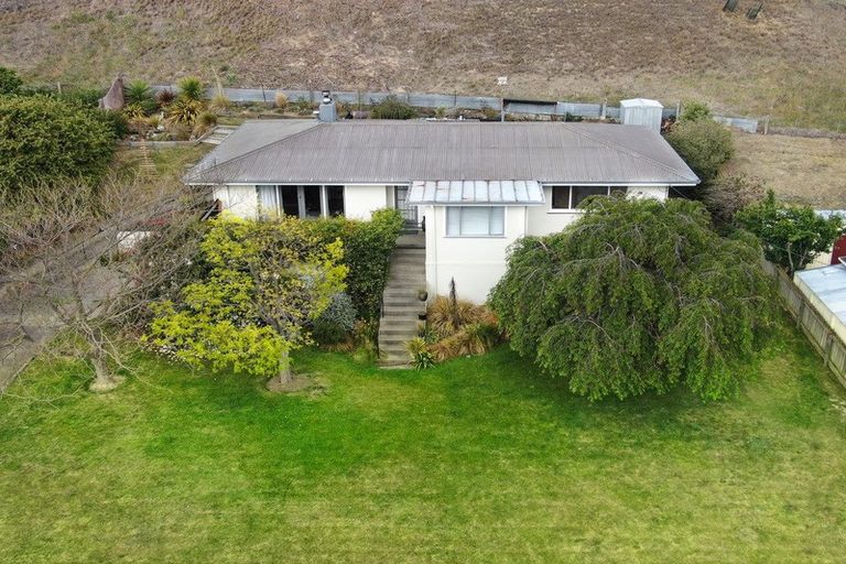 Photo of property in 8 Settlement Road, Kurow, 9435