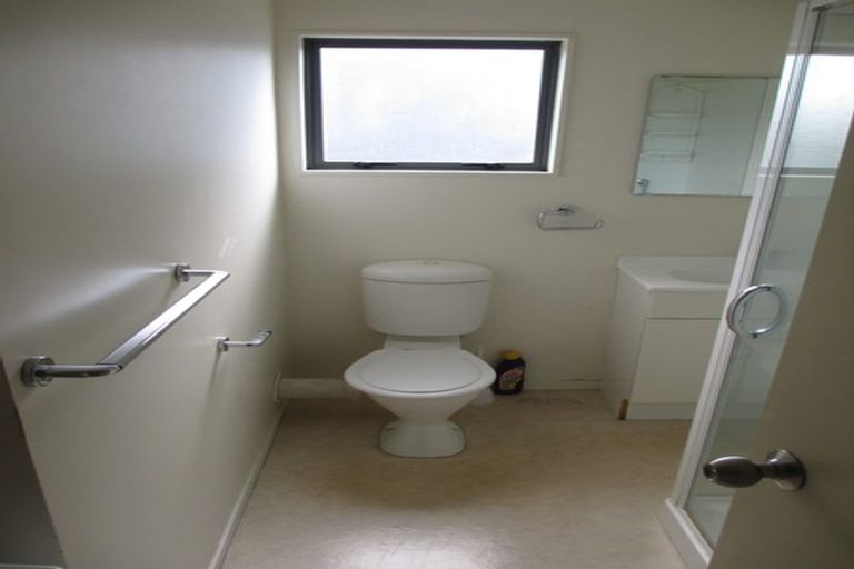 Photo of property in 2/83 Portage Road, New Lynn, Auckland, 0600