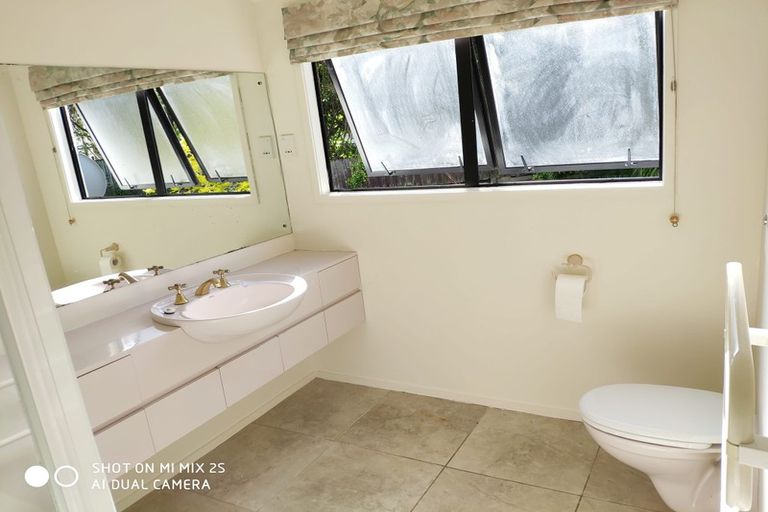 Photo of property in 10 Forsythe Place, Massey, Auckland, 0614