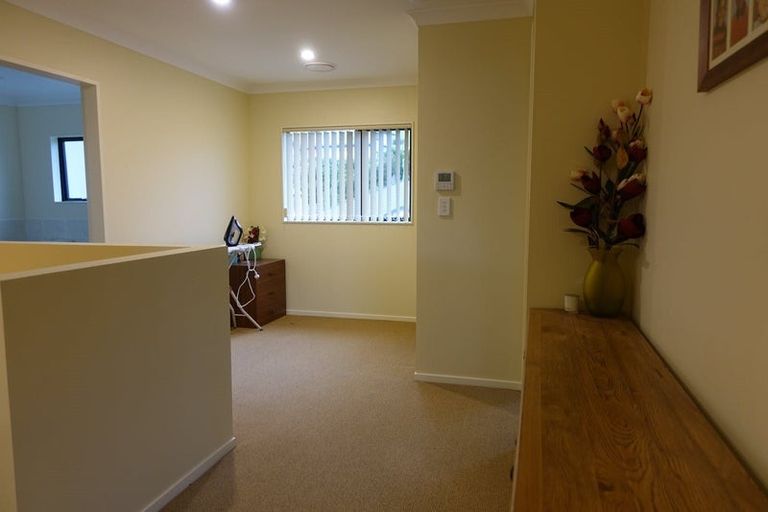 Photo of property in 64 Amesbury Drive, Churton Park, Wellington, 6037