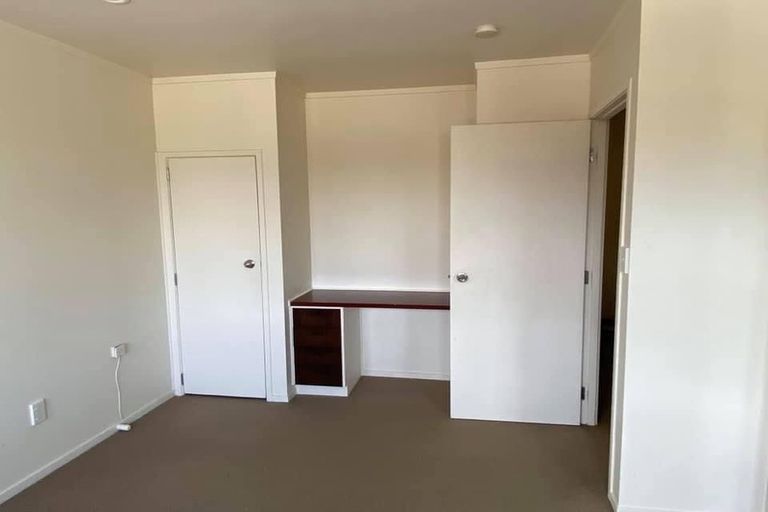 Photo of property in 2/53 Butley Drive, Farm Cove, Auckland, 2012