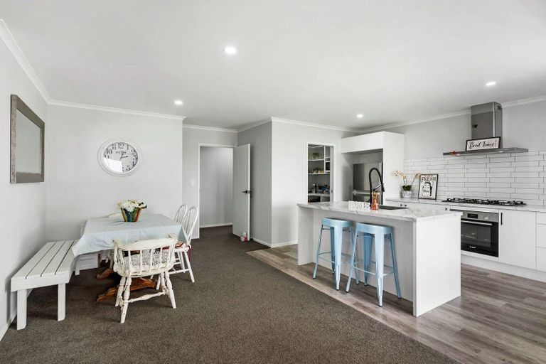 Photo of property in 28 Kerr Crescent, Patumahoe, 2679