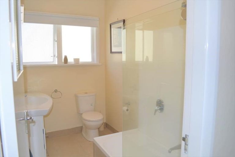 Photo of property in 2 Levy Street, Mount Victoria, Wellington, 6011