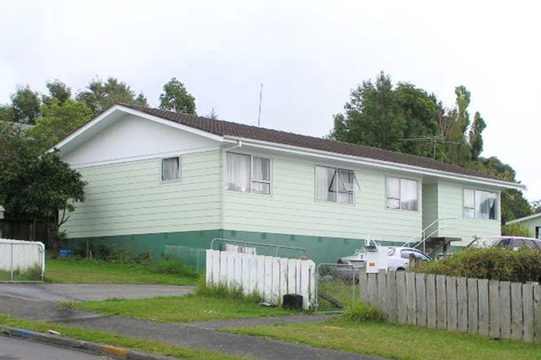 Photo of property in 9 Arde Place, Massey, Auckland, 0614