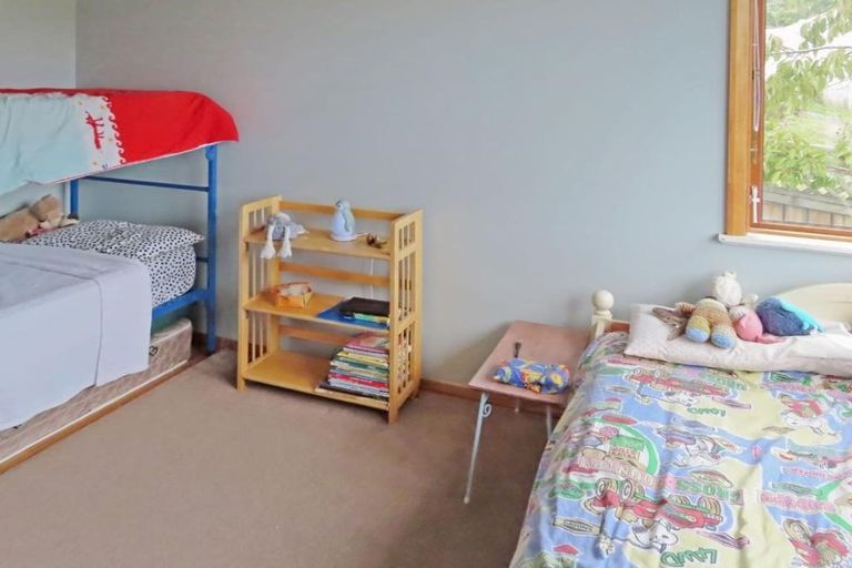 Photo of property in 6 Hill Grove, Naenae, Lower Hutt, 5011