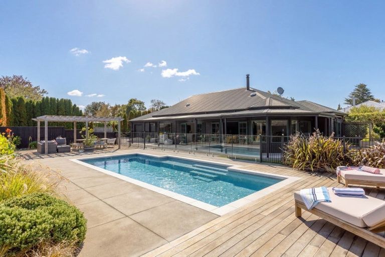 Photo of property in 88 Kuratawhiti Street, Greytown, 5712