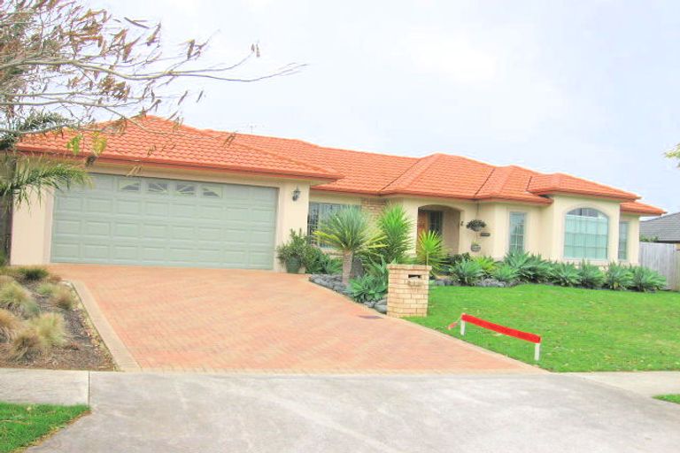 Photo of property in 119 Te Wharau Drive, Greenhithe, Auckland, 0632