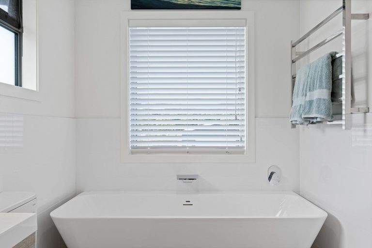 Photo of property in 1 Alamar Crescent, Mangawhai Heads, Mangawhai, 0505