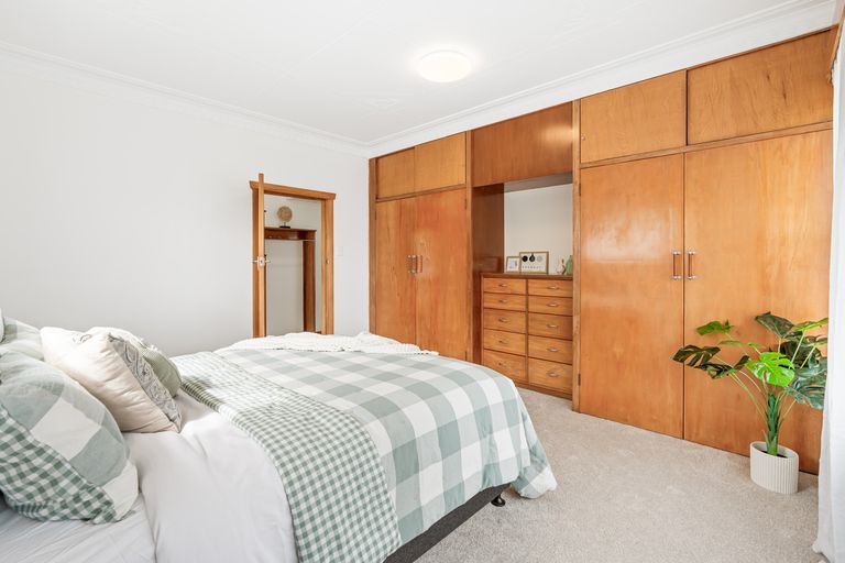 Photo of property in 57 Hargest Crescent, Saint Kilda, Dunedin, 9012