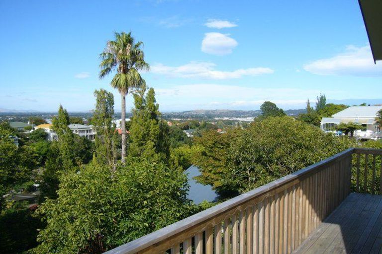 Photo of property in 24 Colenso Avenue, Hospital Hill, Napier, 4110