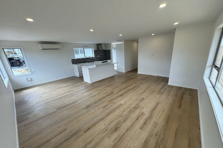Photo of property in 58c Cedar Heights Avenue, Massey, Auckland, 0614