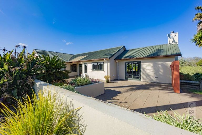 Photo of property in 1224 State Highway 16, Waimauku, 0883