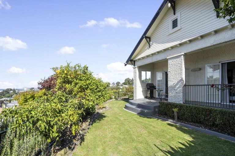 Photo of property in 366 Devon Street West, Lynmouth, New Plymouth, 4310