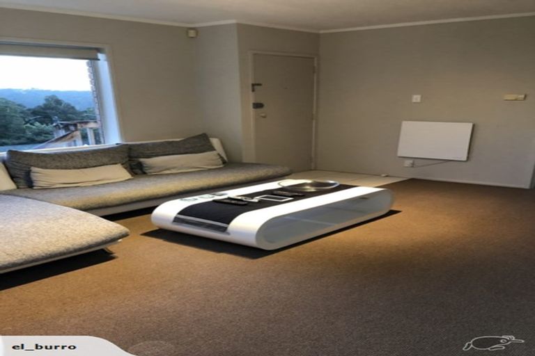 Photo of property in 1/3 Bryers Place, Bayview, Auckland, 0629