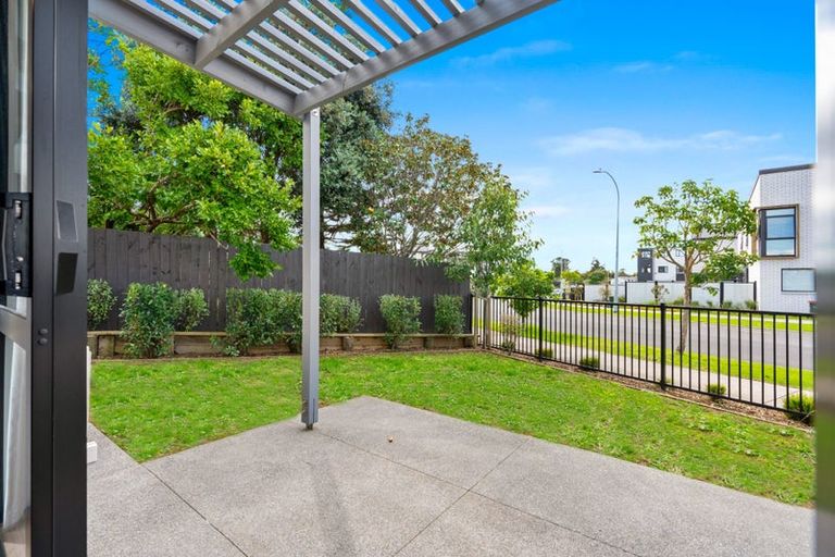 Photo of property in 1 Ara Reti, Mangere, Auckland, 2022