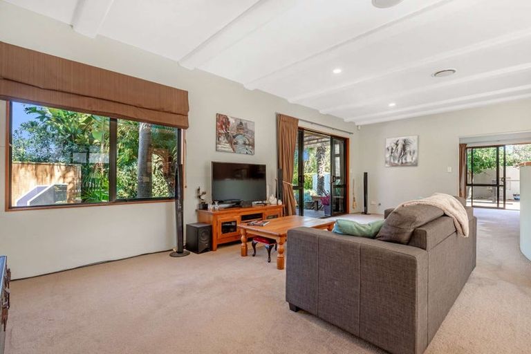 Photo of property in 8 Piha Close, Papamoa Beach, Papamoa, 3118