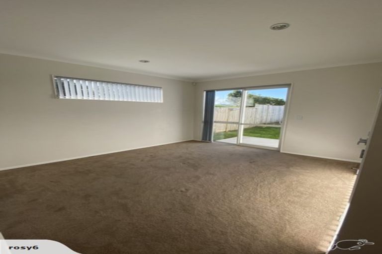 Photo of property in 43 Maylee Crescent, Gulf Harbour, Whangaparaoa, 0930