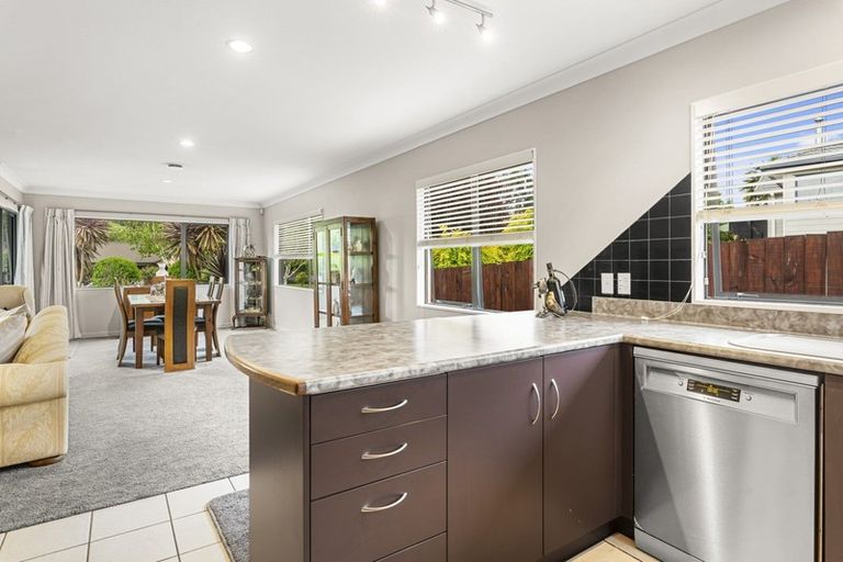 Photo of property in 23 Heaphy Place, Pukehangi, Rotorua, 3015