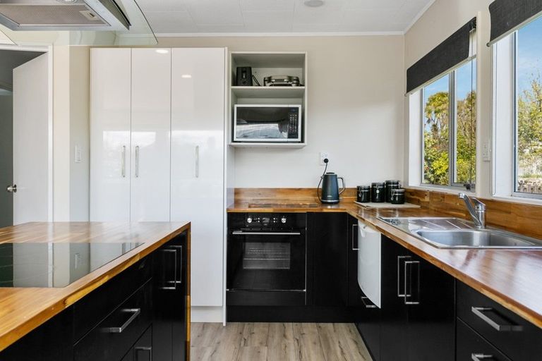 Photo of property in 14 Wembley Place, Richmond Heights, Taupo, 3330