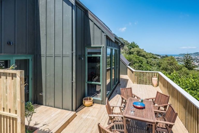 Photo of property in 2/77 Nevay Road, Miramar, Wellington, 6022