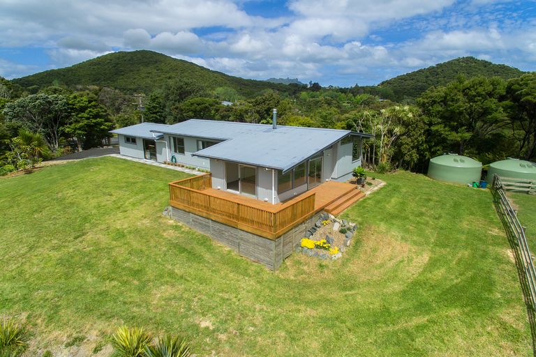 Photo of property in 43 Tahunatapu Road, Parua Bay, Whangarei, 0174