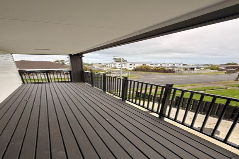 Photo of property in 51 Sharland Avenue, Manurewa, Auckland, 2102