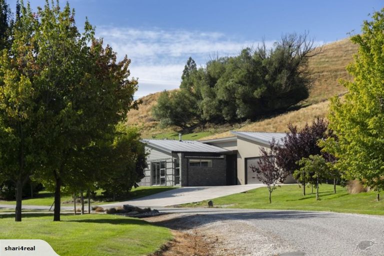 Photo of property in 44 Springbank Grove, Lower Shotover, Queenstown, 9371