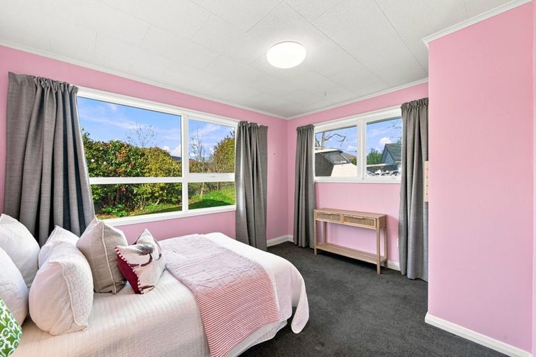 Photo of property in 102 Paparoa Street, Papanui, Christchurch, 8053