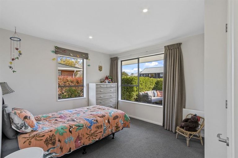 Photo of property in 20 Lowry Avenue, Redwood, Christchurch, 8051