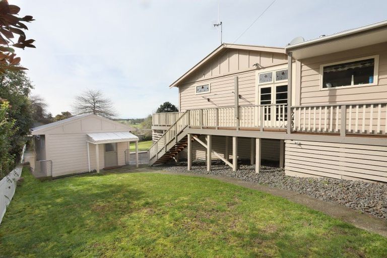 Photo of property in 110 Hastings Street, Halcombe, Feilding, 4779