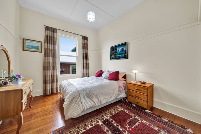 Photo of property in 25 Barrett Street, Westown, New Plymouth, 4310
