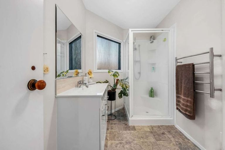 Photo of property in 1/19 Galsworthy Place, Bucklands Beach, Auckland, 2014