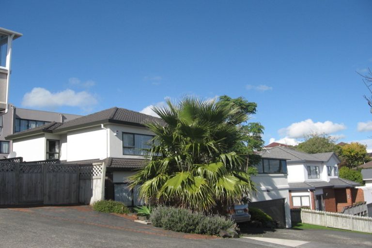 Photo of property in 19b Eske Place, Highland Park, Auckland, 2010
