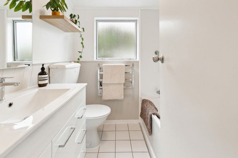 Photo of property in 18a Vasanta Avenue, Ngaio, Wellington, 6035