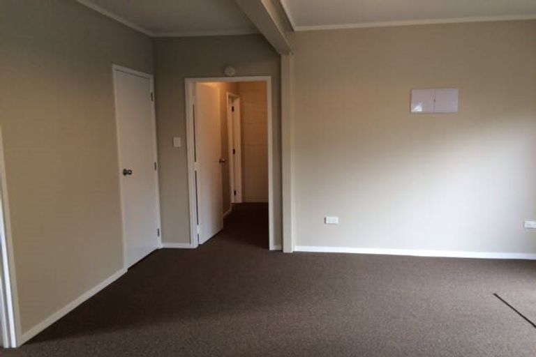 Photo of property in 11 Taioma Crescent, Te Atatu Peninsula, Auckland, 0610