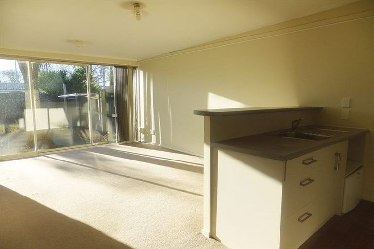 Photo of property in 37 Hillier Place, Spreydon, Christchurch, 8024