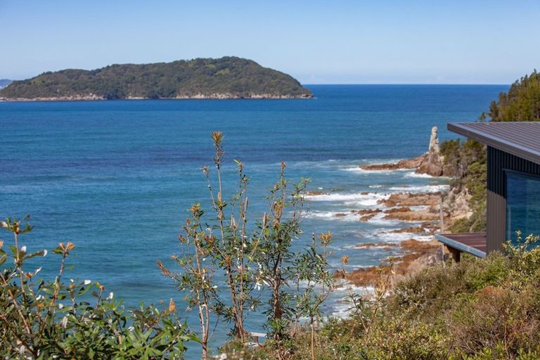 Photo of property in 66 Motuhoa Road, Tairua, 3508