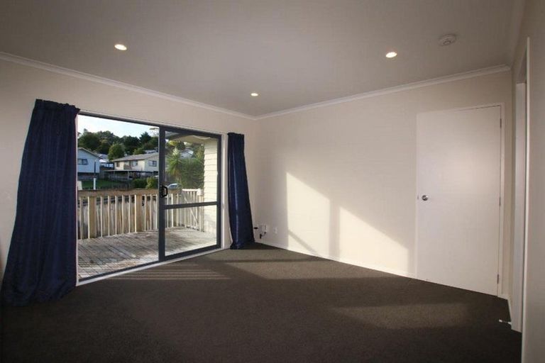 Photo of property in 17 Maywood Crescent, Glen Eden, Auckland, 0602