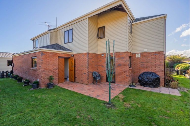 Photo of property in 98 Kapanui Road, Waikanae, 5036