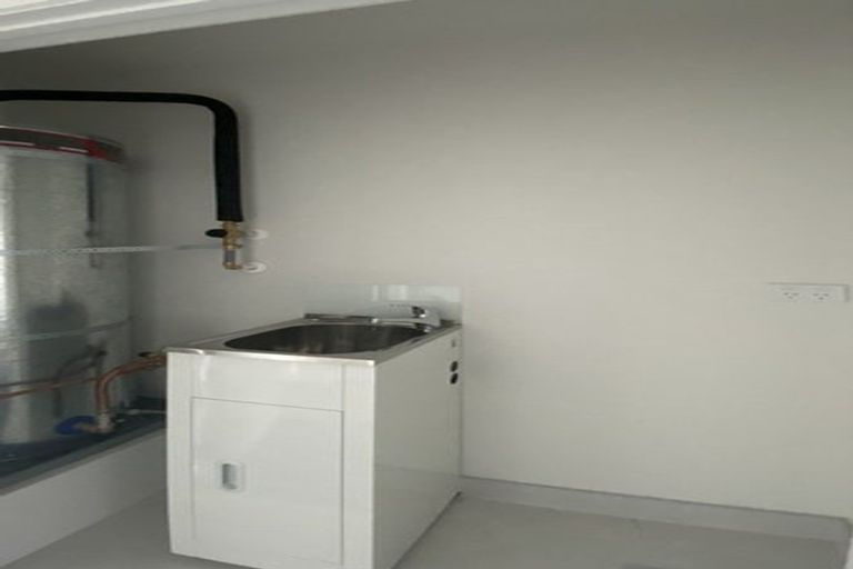 Photo of property in 10 Tuputupu Drive, Kumeu, 0810