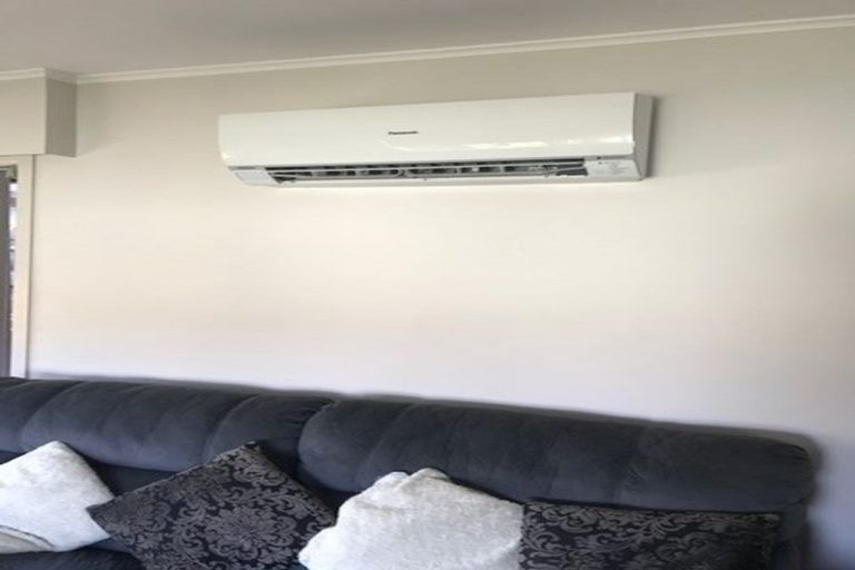 Photo of property in 145 Hutchinsons Road, Bucklands Beach, Auckland, 2014